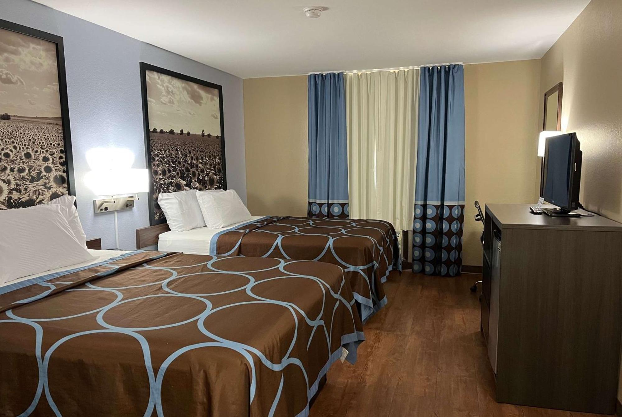 Super 8 By Wyndham Independence Ks Ξενοδοχείο Εξωτερικό φωτογραφία