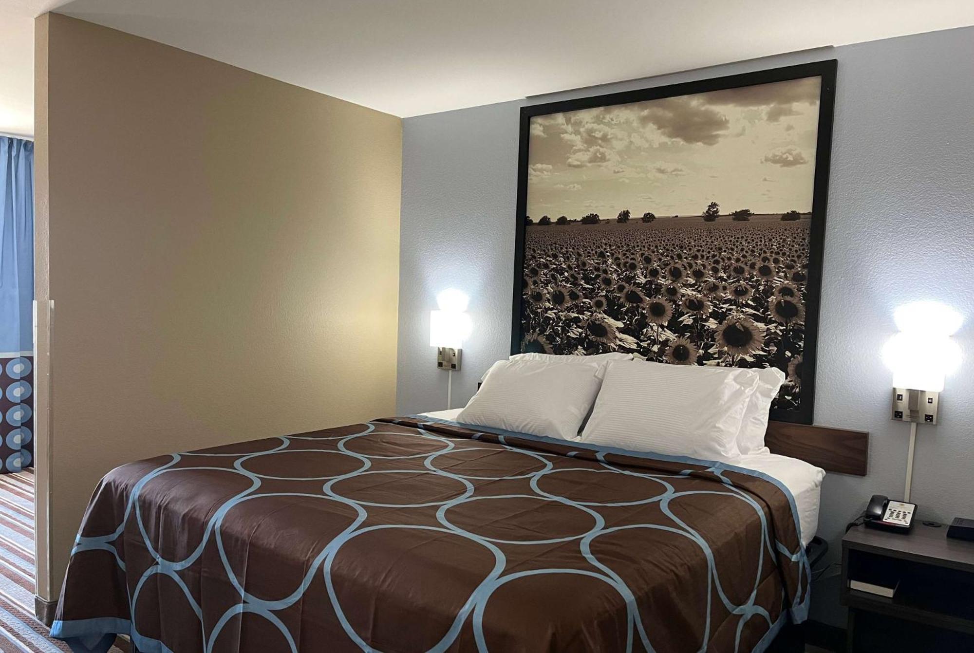 Super 8 By Wyndham Independence Ks Ξενοδοχείο Εξωτερικό φωτογραφία