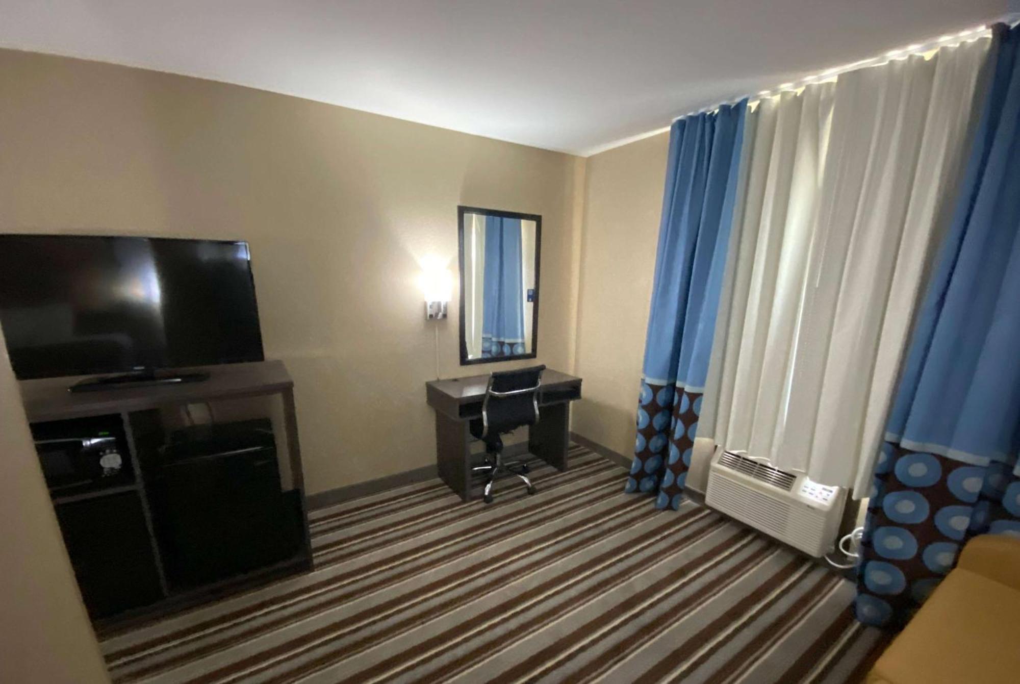 Super 8 By Wyndham Independence Ks Ξενοδοχείο Εξωτερικό φωτογραφία